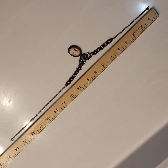 Cameo Pendant With Deep Blood Red Crystals Gunmetal-tone Choker Necklace PoFJ - Picture 6 of 16